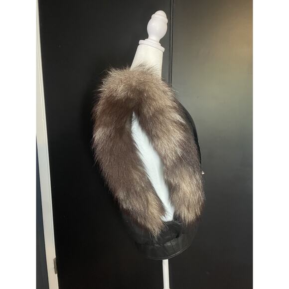 Vintage Luxury Leather Vest wth Genuine Raccoon Fur Sleeves–High-End European - Picture 4 of 16